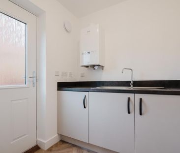 4 bedroom detached house to rent - Photo 5