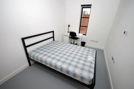 6 bedroom flat to rent - Photo 4