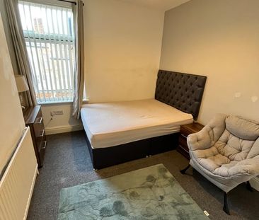 Room in a Shared House, Errol Street, L17 - Photo 4