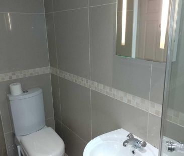 4 bedroom terraced house to rent - Photo 6