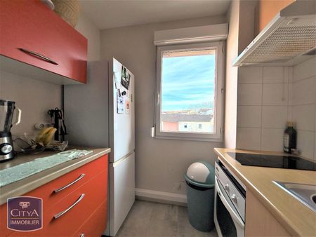 Location Appartement 2 pièces 44m² MONTAUBAN 82000 - Photo 2