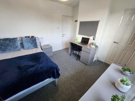 6 bedroom end of terrace house to rent - Photo 3