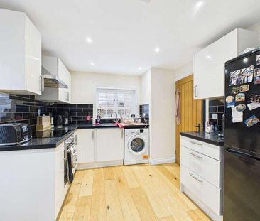 The Common, Stokenchurch, Buckinghamshire, HP14 - Photo 2