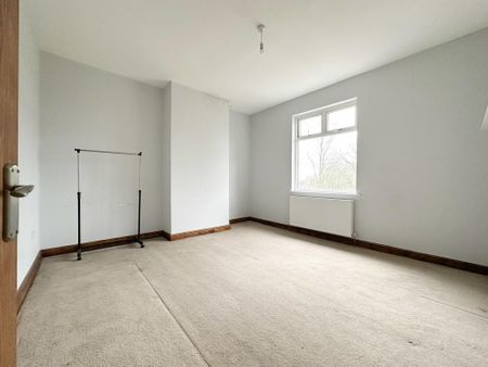 4 bedroom semi-detached house to rent - Photo 4