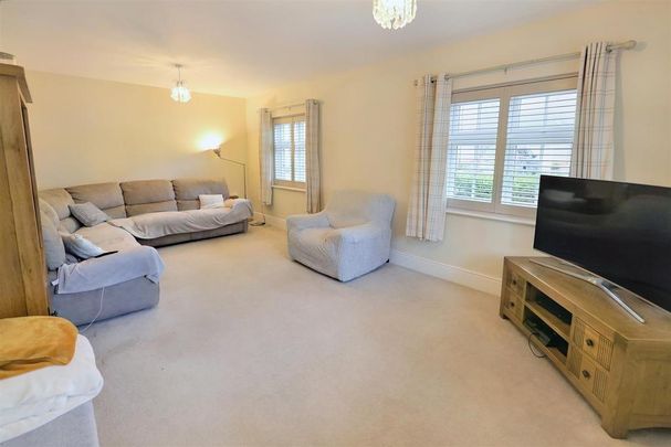 4 bedroom detached house to rent - Photo 1