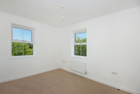 2 bedroom end of terrace house to rent - Photo 5