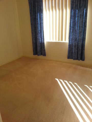 4 Bedroom Property with Pool! - Photo 5