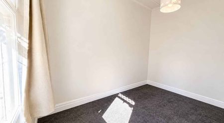 Character & Comfort in Mount Eden - Photo 4