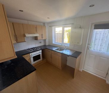 2 bedroom end of terrace house to rent - Photo 6