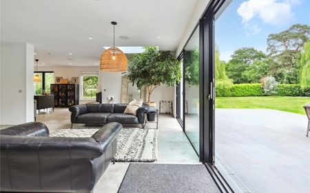 Burhill, Walton-on-Thames, Surrey, KT12 - Photo 4