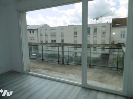 secteur Clairmarais : Dans résidence avec ascenseur, appartement de 5 pièces avec balcon et garage - Photo 4