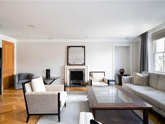 Charles Street, Mayfair - Photo 1