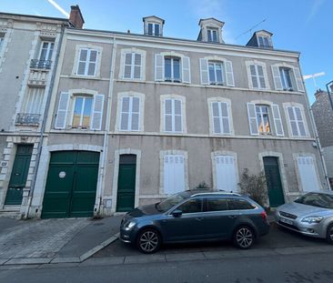 Location Appartement 5 pièces 97m² ORLEANS 45000 - Photo 5