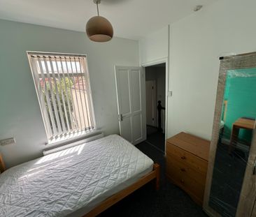 4 bedroom house, 3 en-suite rooms - Photo 1