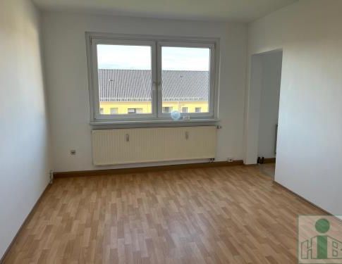 Frisch renoviert, gemütlich und für Sie zum Einzug bereit! Schicke 1-Raum-Wohnung im 2. OG in 02627 Wurschen zu vermieten. - Photo 1