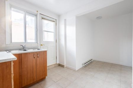 3754 Rue MacKenzie, H3S 1E5, H3S 1E5, Montréal - Photo 5