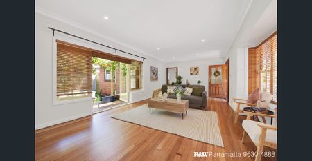 PERFECT FAMILY HOME - CLOSE TO HOMEBUSH STATION - Photo 2