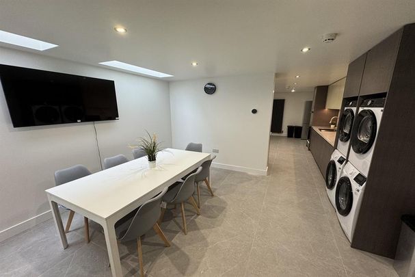 1 bedroom in a house share to rent - Photo 1