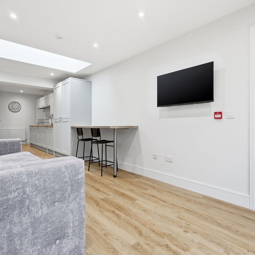 One-Bedroom House share - Photo 1