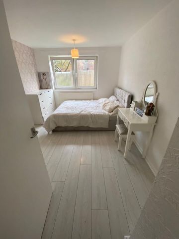 1 Bed Flat, London, E16 - Photo 3