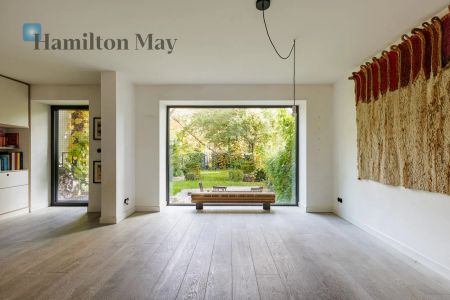 Dom z ogrodem przy ul. Kaniowskiej na Żoliborzu - Zdjęcie 2