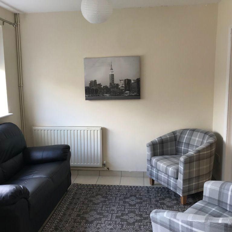 6 bedroom house to rent - Photo 1