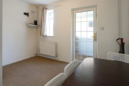 4 bedroom house to rent - Photo 2