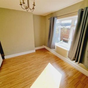 High Street, Rushden, Northants, NN10 - Photo 2