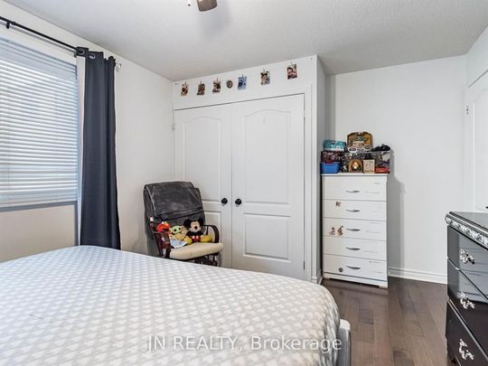 For Lease - 23 Hazelglen Court, Brampton, Ontario - Photo 1