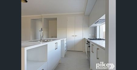 Kinma Valley Family Home - Multiple Living Spaces - Photo 5