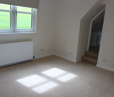 3 bedroom detached property to rent - Photo 4