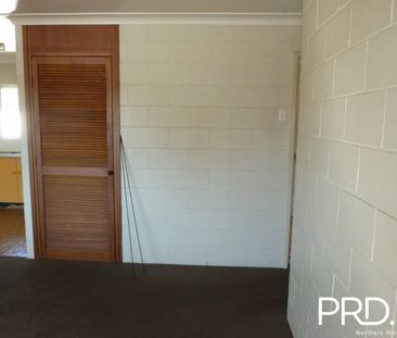 Low-Maintenance 2 Bedroom Unit - Photo 2