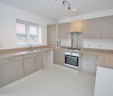 3 bedroom semi-detached house to rent - Photo 6