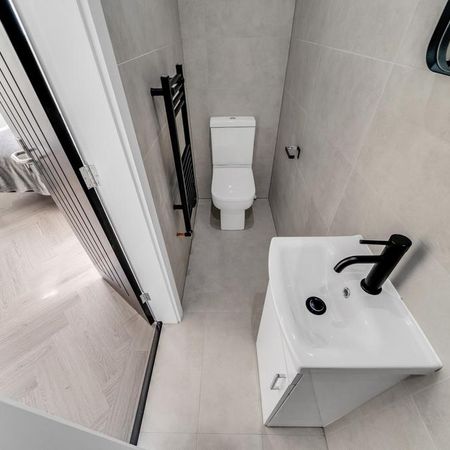 6 bedroom house to rent - Photo 4