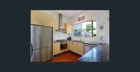 WELL PRESENTED | FRESHLY PAINTED | GREAT LOCATION - Photo 2