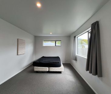 Wainuiomata 3 Bedrooms - Photo 2