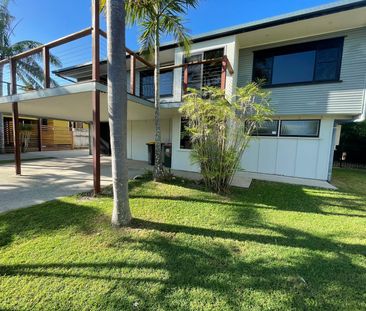 Family home in prime location with pool and shed - Photo 6