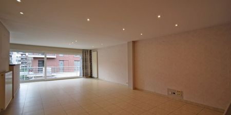 Appartement te huur in Roeselare voor € 745 met 2 slaapkamers - Photo 2