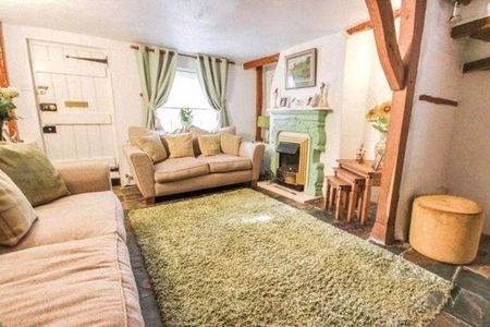 2 bedroom semi-detached house to rent - Photo 2