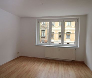 schöne 2 Raum-Wohnung mit Balkon und neuer Einbauküche - Photo 4