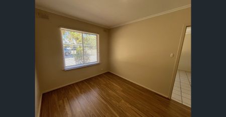 Low Maintenance Apartment - Ideal Location - Photo 3