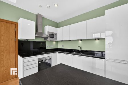 3 bedroom flat to rent - Photo 5