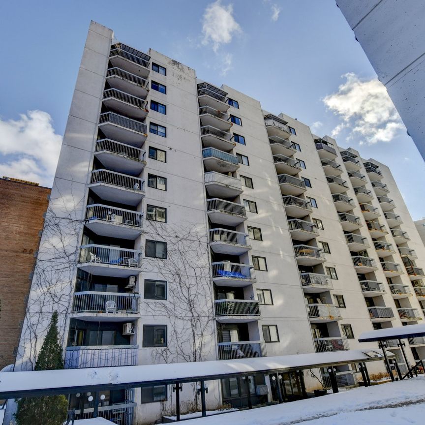 3470 Rue Simpson, Montréal (Ville-Marie), QC H3G - Photo 1