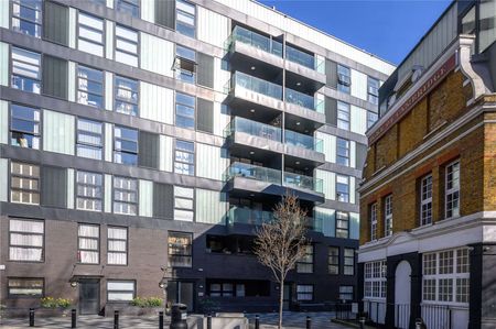 Exceptionally bright two bedroom sub-penthouse apartment. - Photo 4