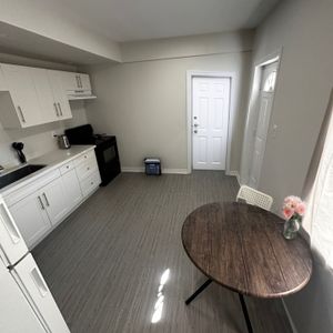 For Lease - 25 Howard Street Unit# APT 1 - Rm B, Toronto, Ontario - Photo 2