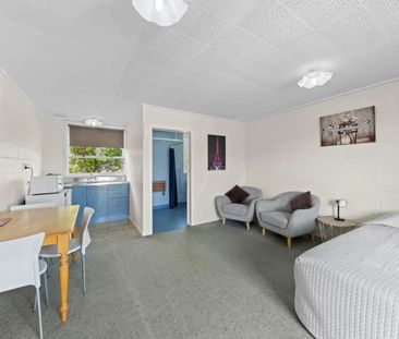 6 Nikorima St, Unit 2, Urenui - Photo 1