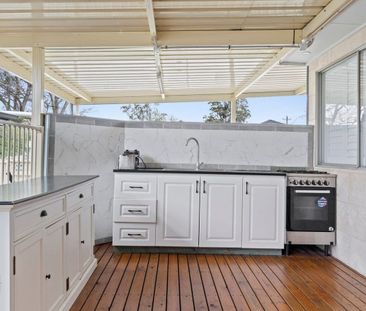 70 Maxwells Avenue, Ashcroft, NSW 2168 - Photo 2