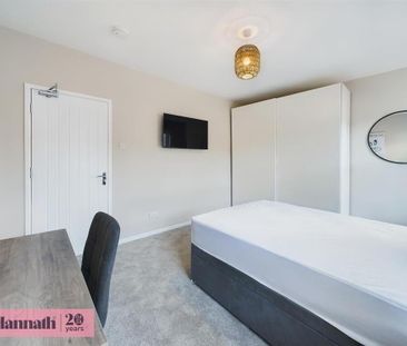 Room 3, 13 Harford Street, Portadown, Craigavon, BT62 3AA - Photo 3