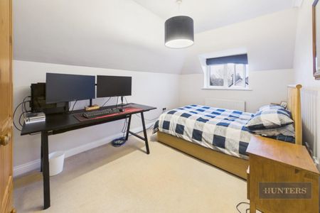 2 bedroom Flat To Let - Photo 4