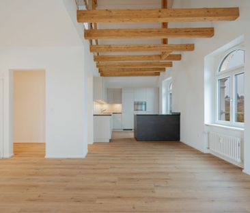 Charmante 5-Zimmer-Maisonettewohnung mit Galerie, Dachterrasse und ... - Foto 1